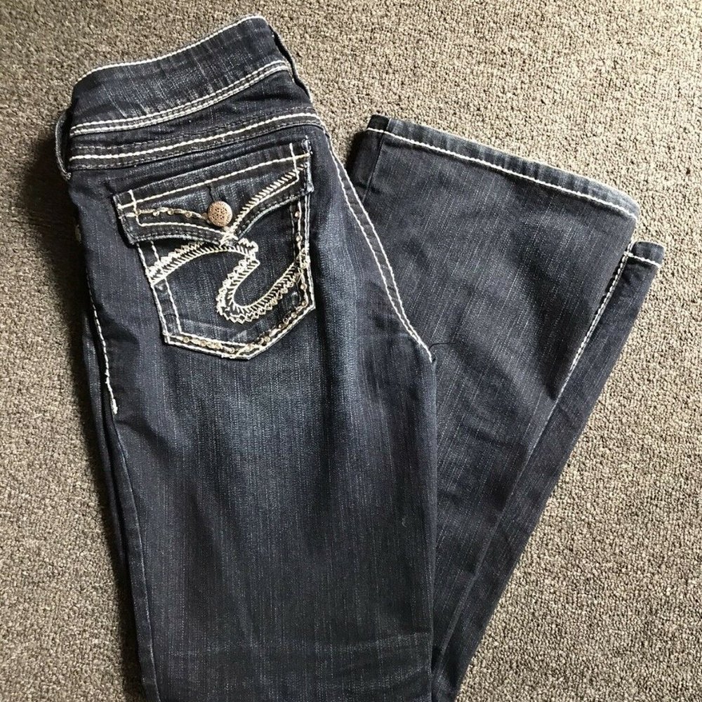 Women Silver Brand Suki Bootcut 29/30. Dark Wash.